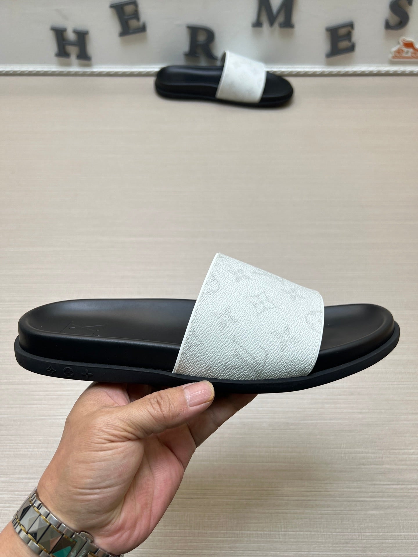 54E58ZDE Stylish slippers