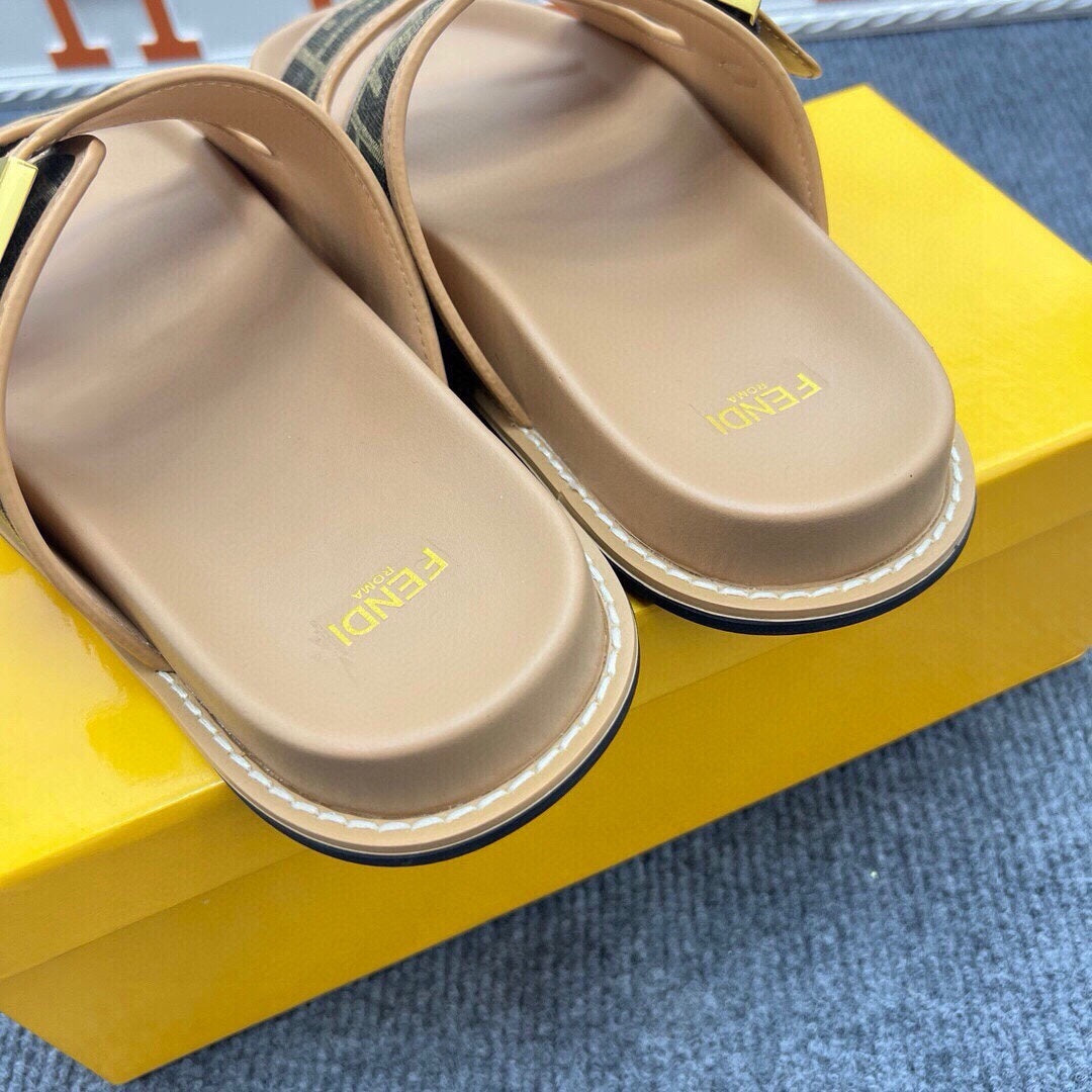 54F38ZDE Stylish slippers