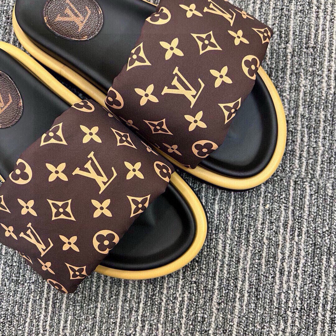 5QE12ZDE Stylish Slippers