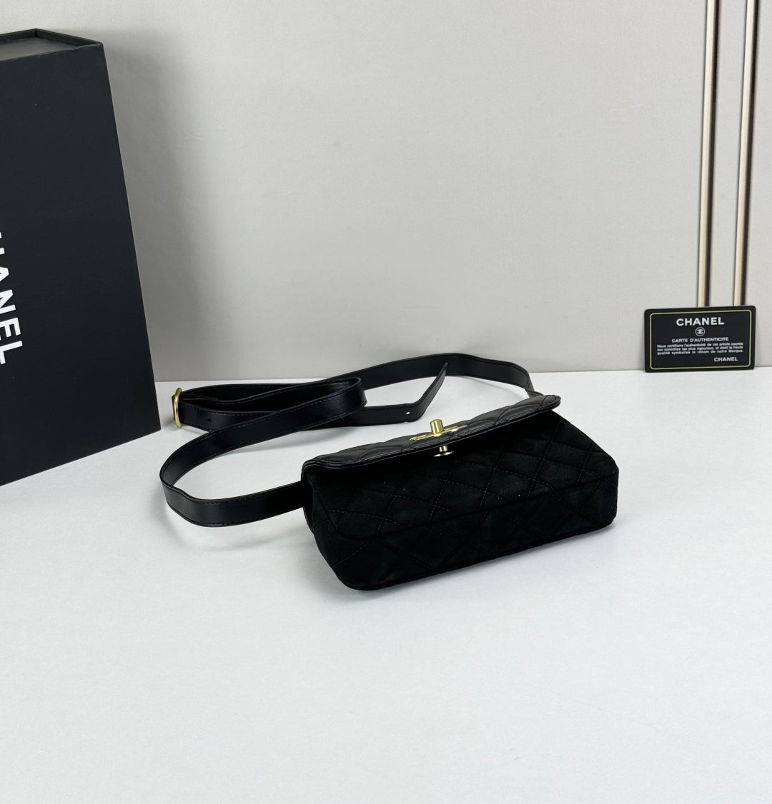15RC61BDE Stylish leather bag