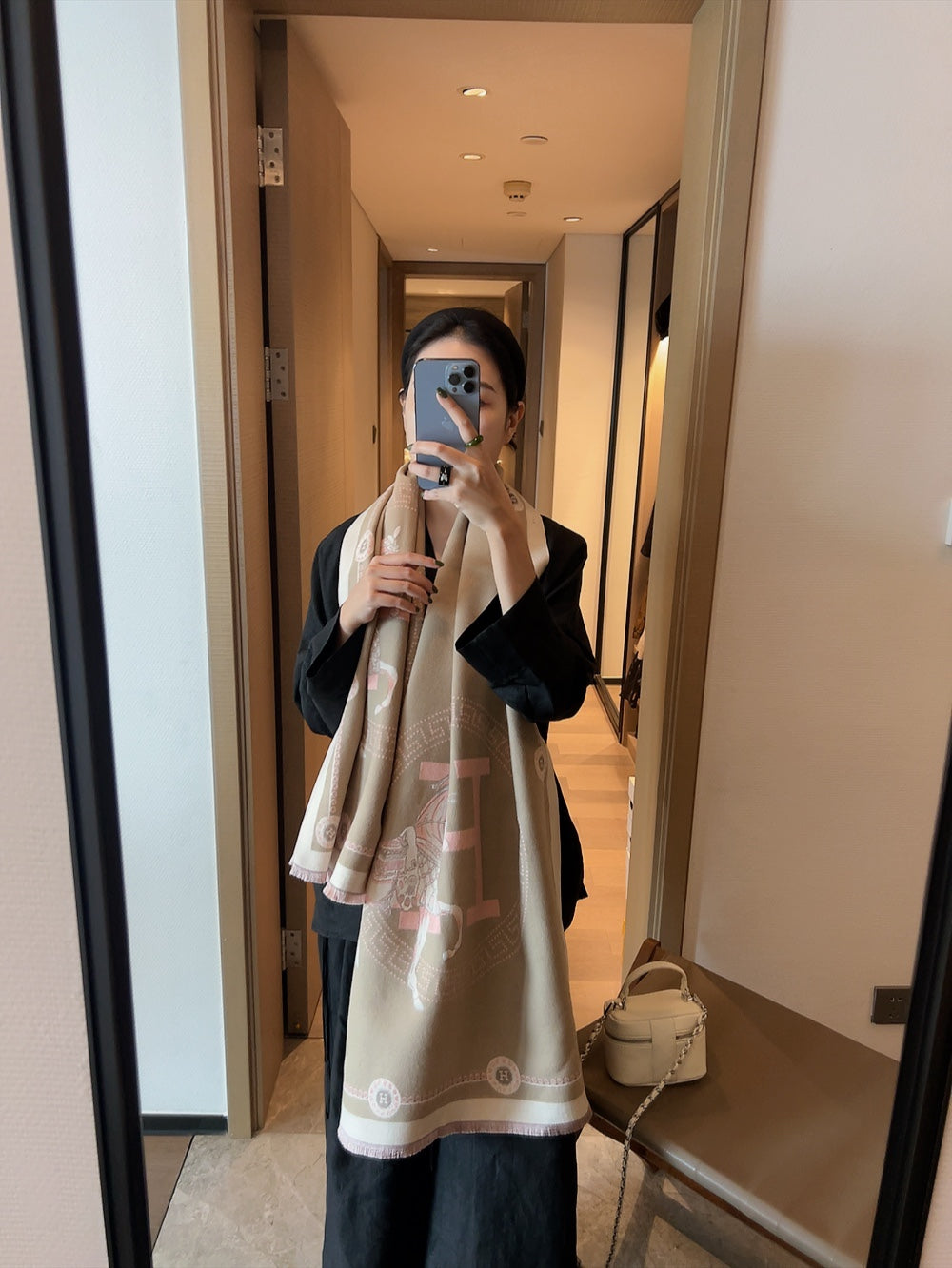 185ZH27WDE Stylish Winter Scarves