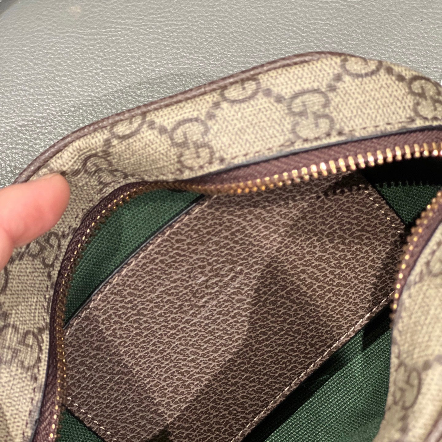 15RB110BDE Stylish leather bag