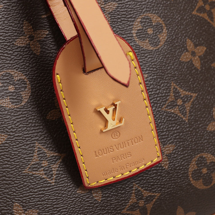 1E09BDE Stylish leather bag