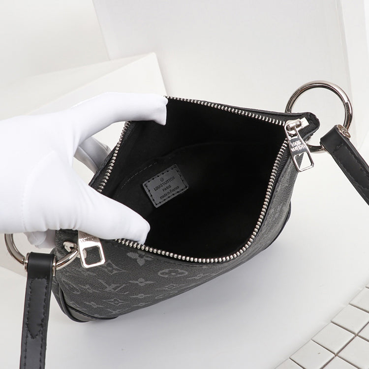 1E09BDE Stylish leather bag
