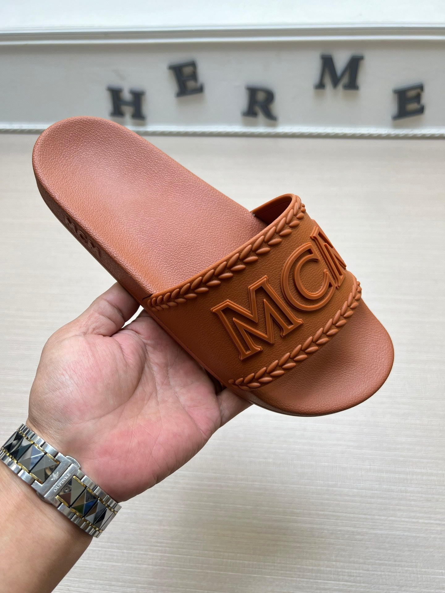 54M42ZDE Stylish slippers