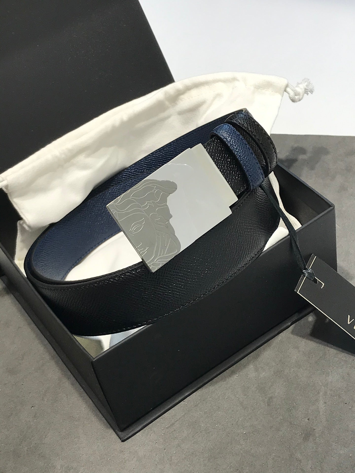 14V84PDE Stylish High quality belt With full package