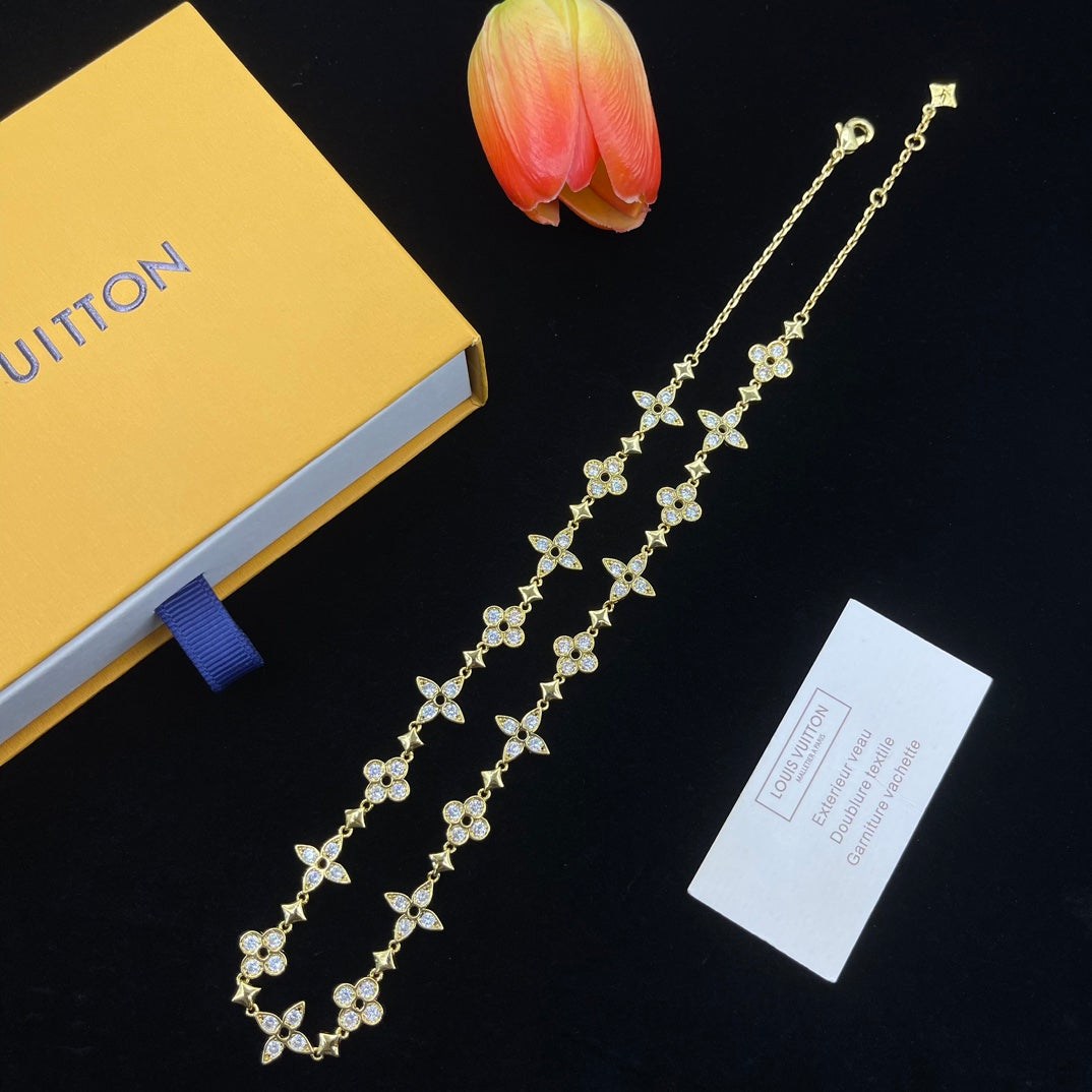 14E969XDE Stylish Necklaces