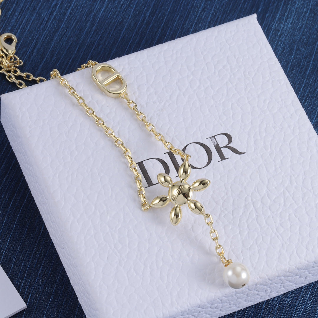 175RD26XDE Stylish Necklaces .