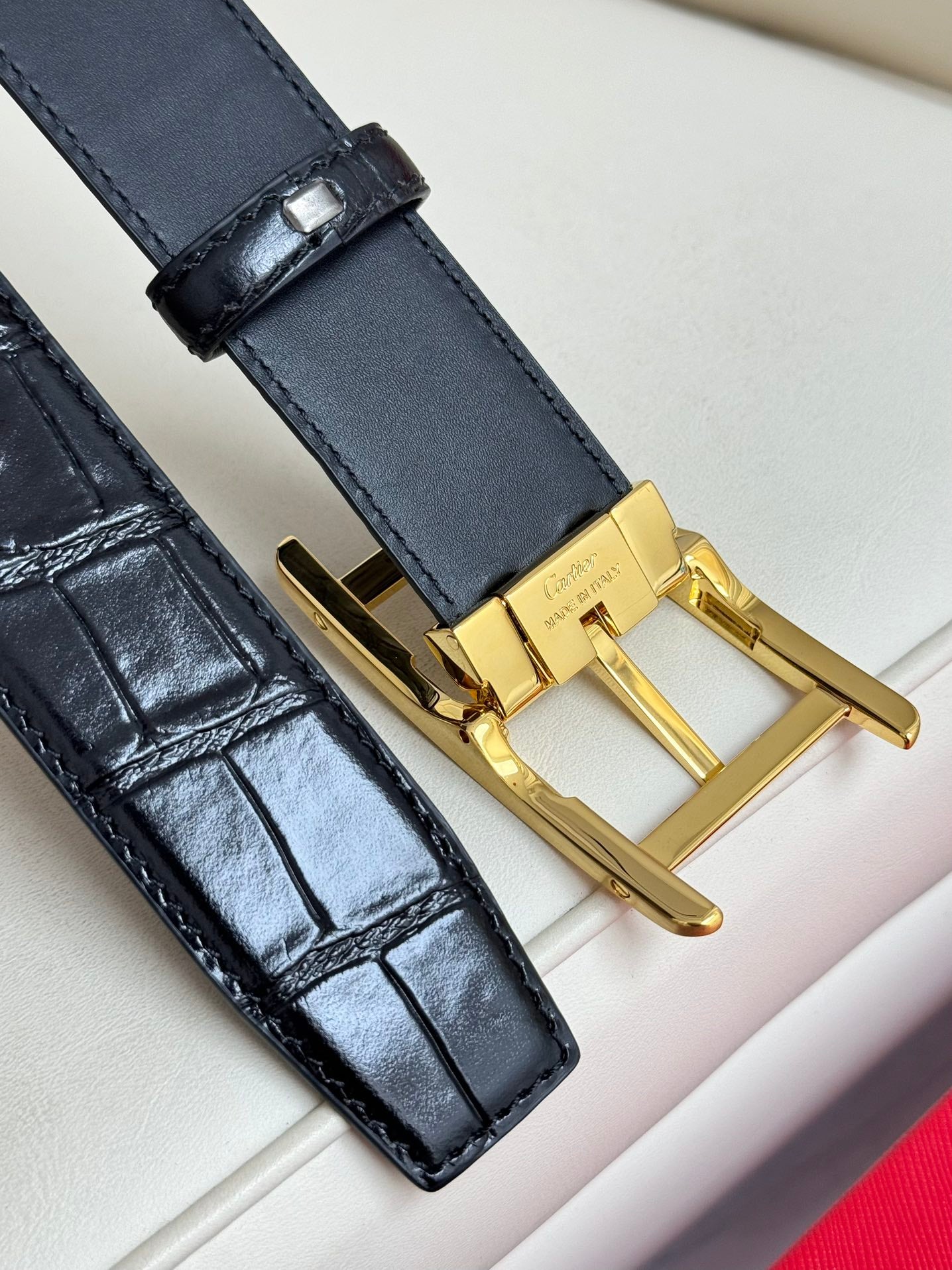 1WK172PDE Stylish High quality belt With full package