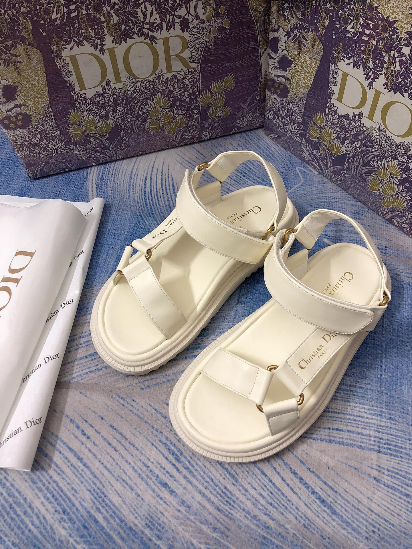 14D8ZDE Stylish sandals