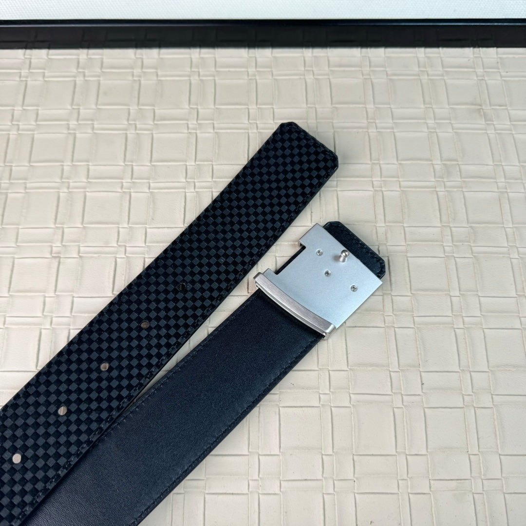 14E25PDE Stylish High quality belt With full package