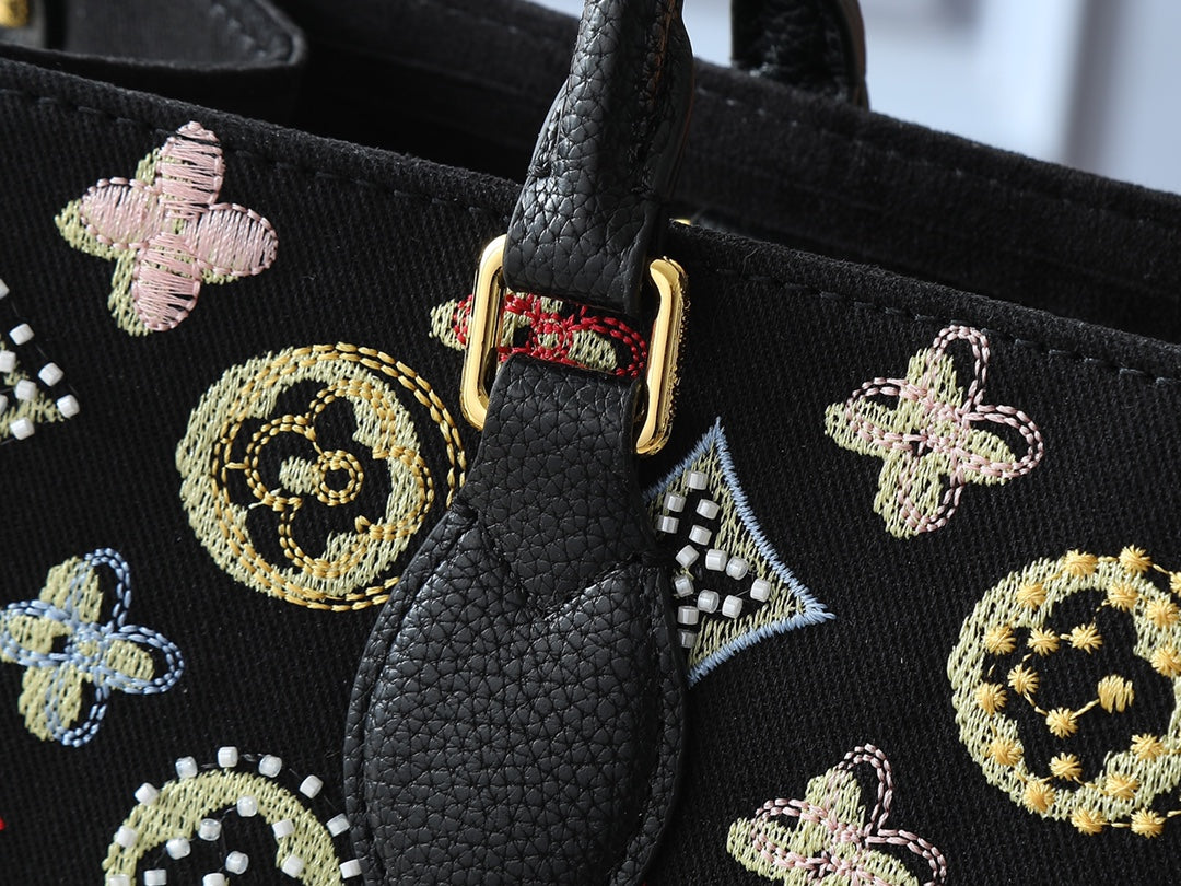 15RE22BDE Stylish genuine leather embroidered bag