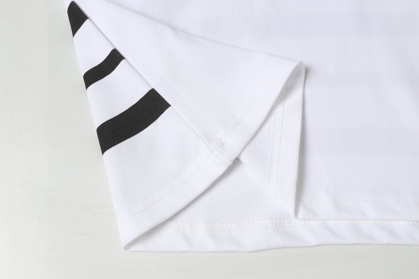 145RE145UDE Stylish T-shirt