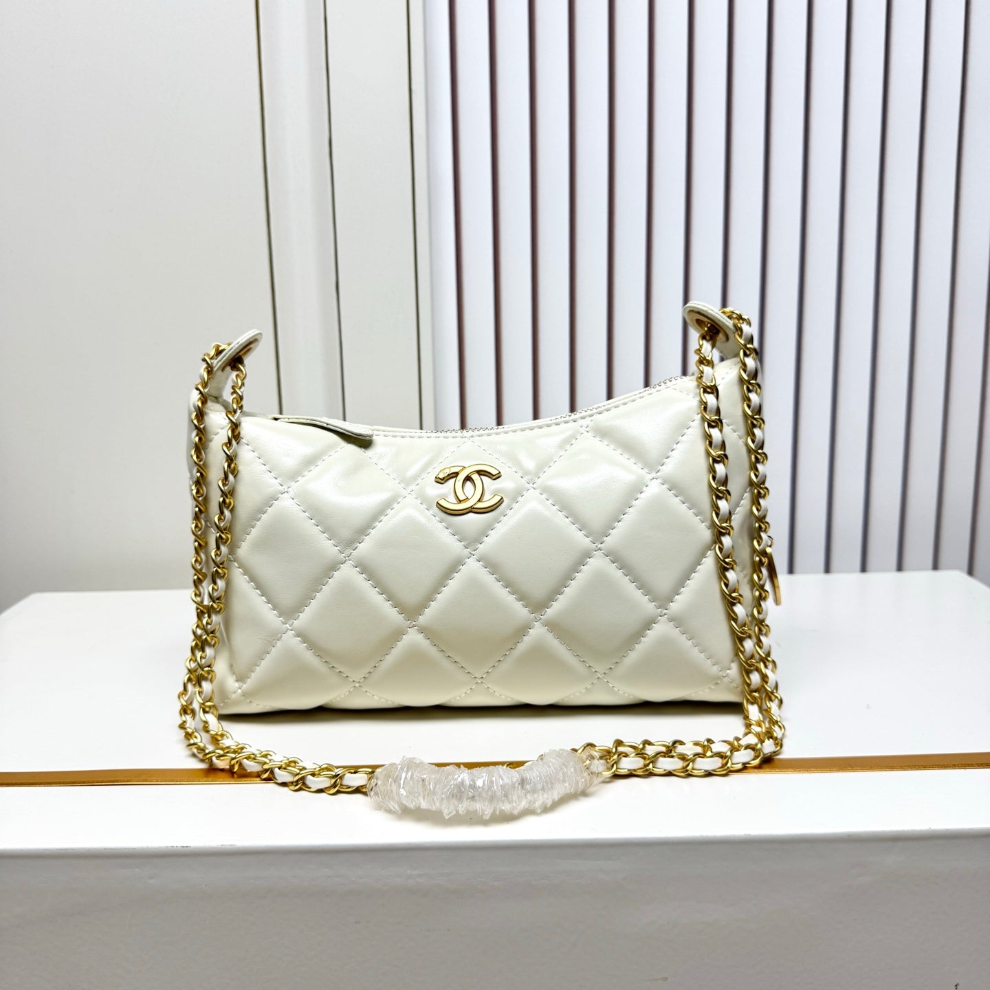 15RC14BDE Stylish leather bag