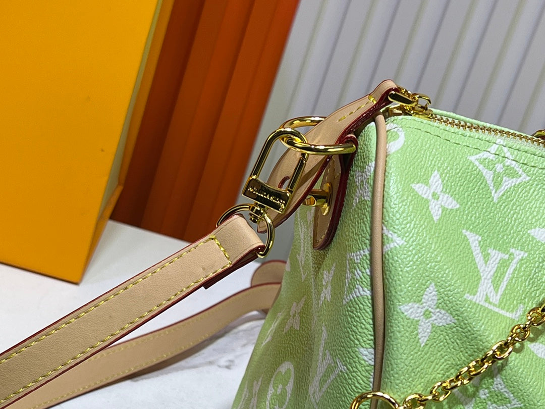 155XE17BDE Stylish leather bag