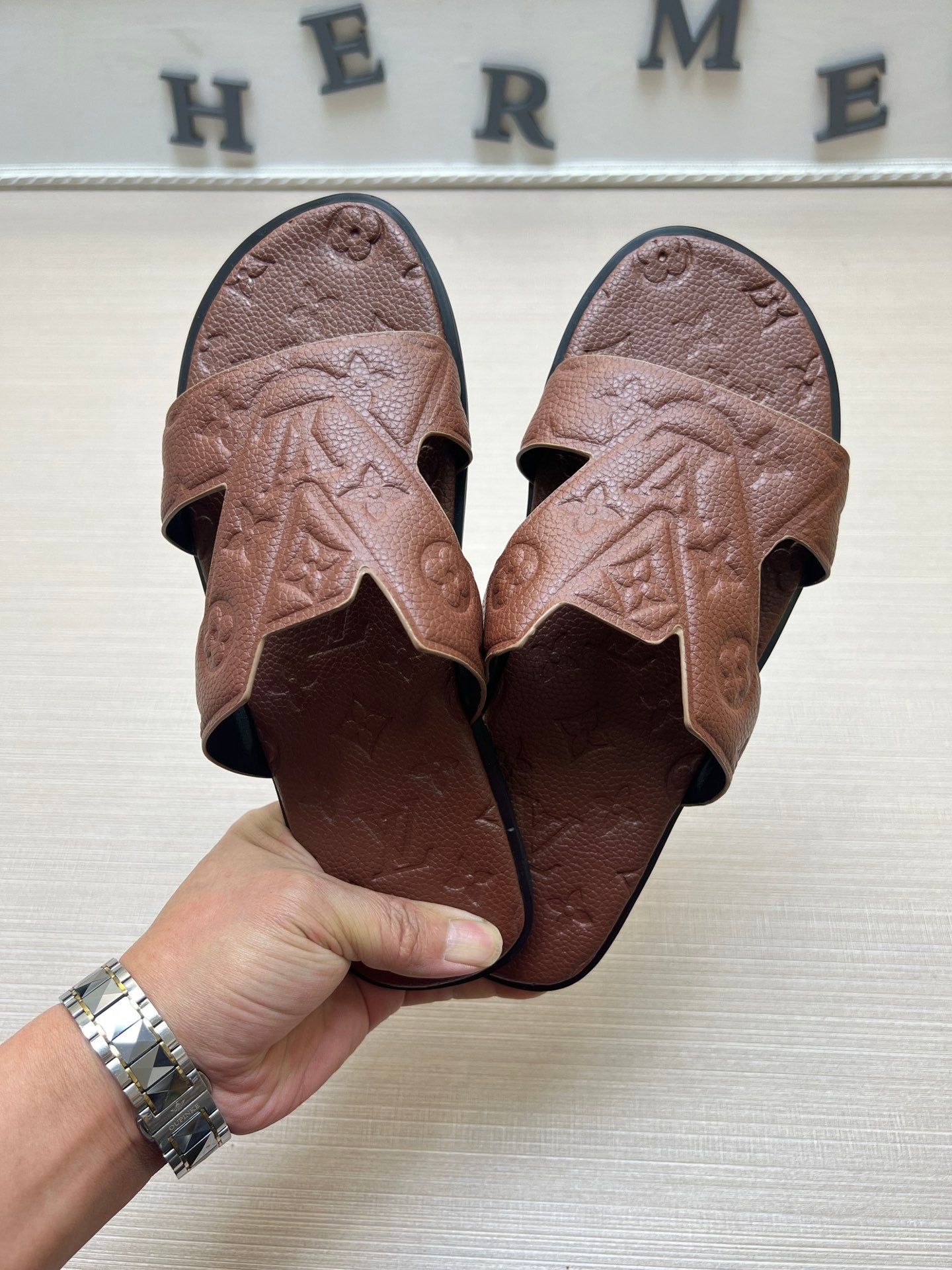 54E34ZDE Stylish slippers