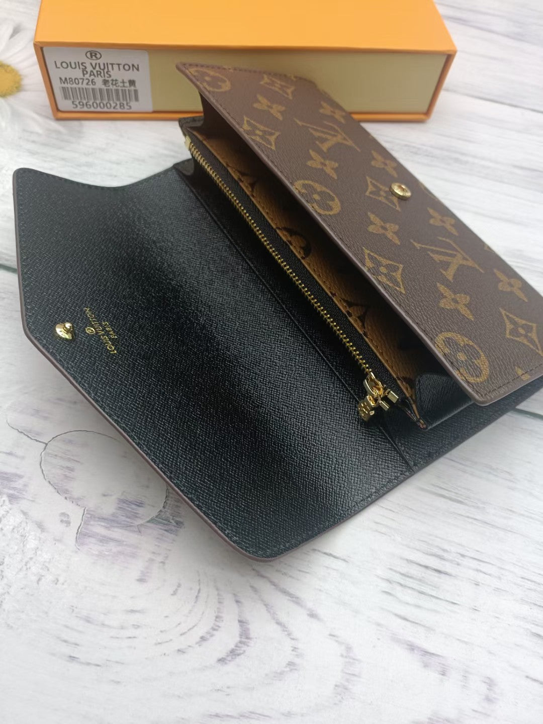 1XE93BDE Stylish leather wallets