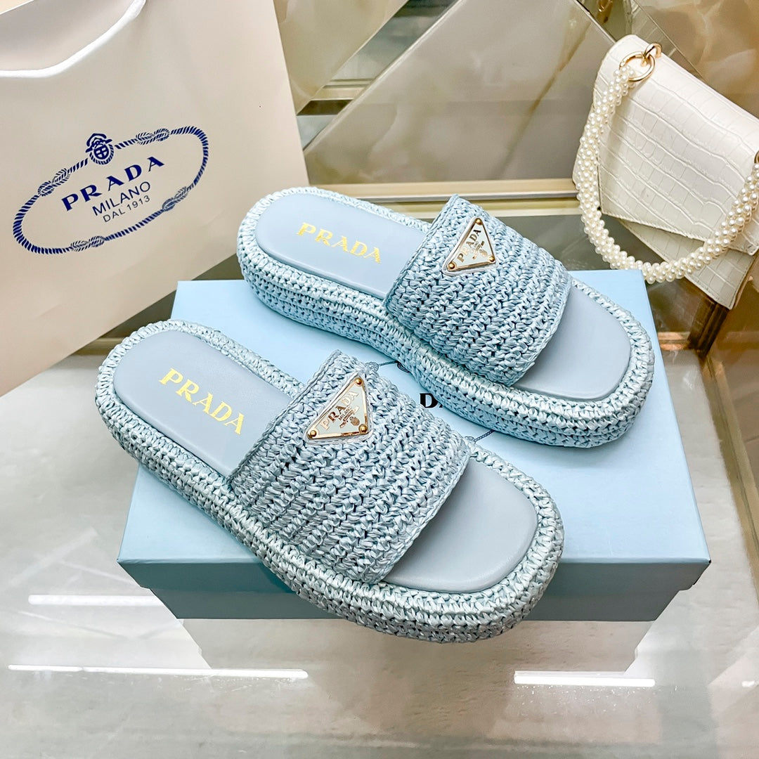 14PD22ZDE Stylish slippers
