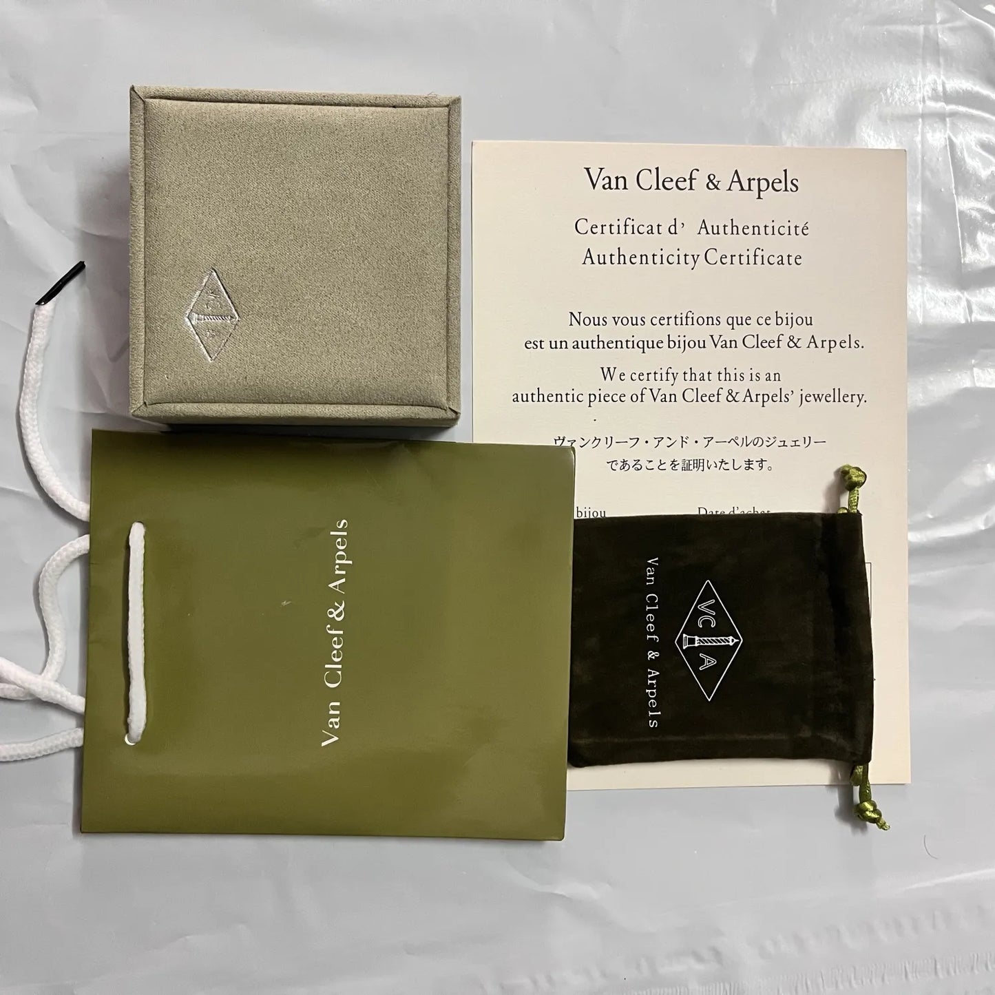 5WVA174KDE Stylish Bracelets