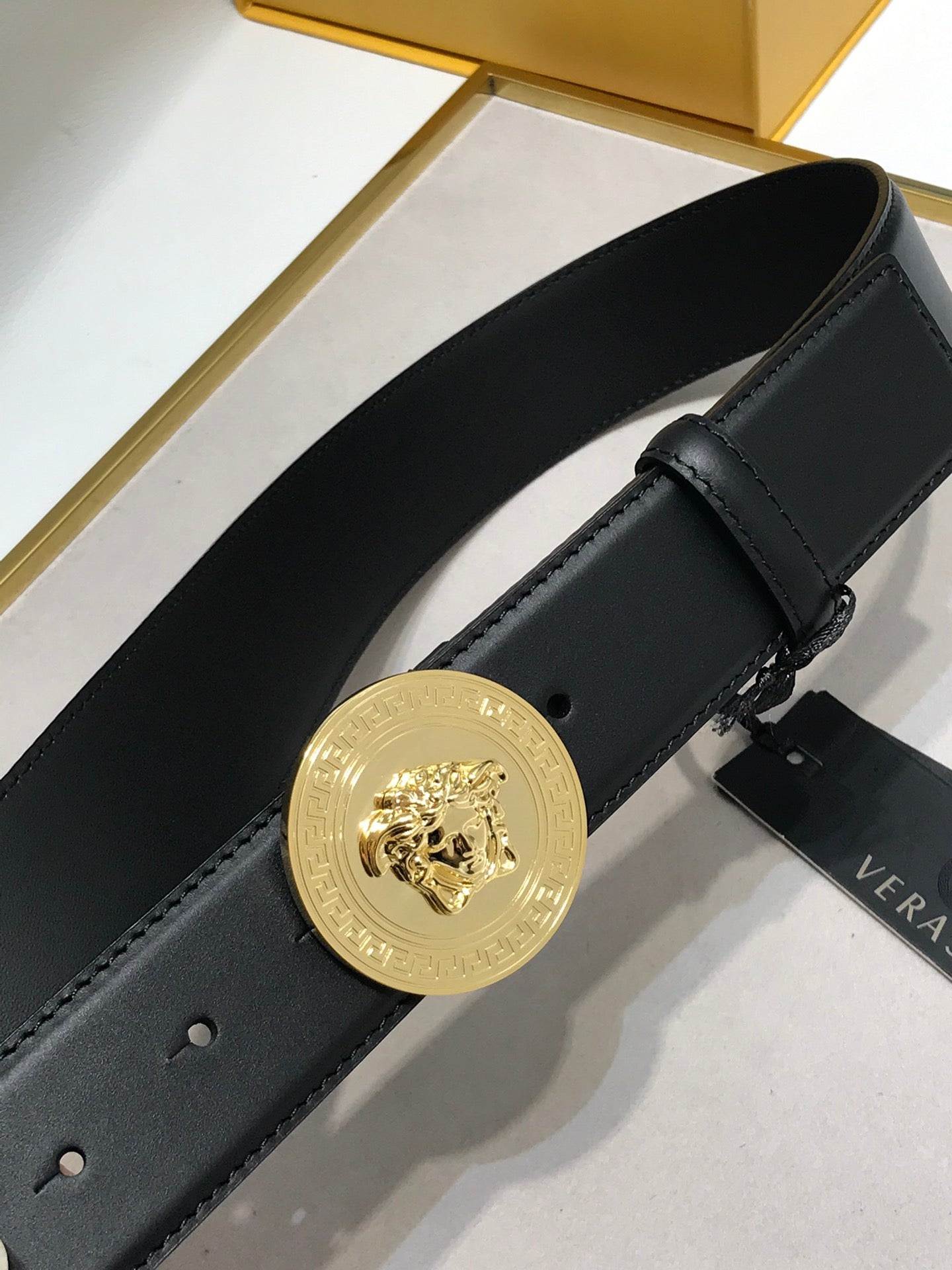 14V83PDE Stylish High quality belt With full package