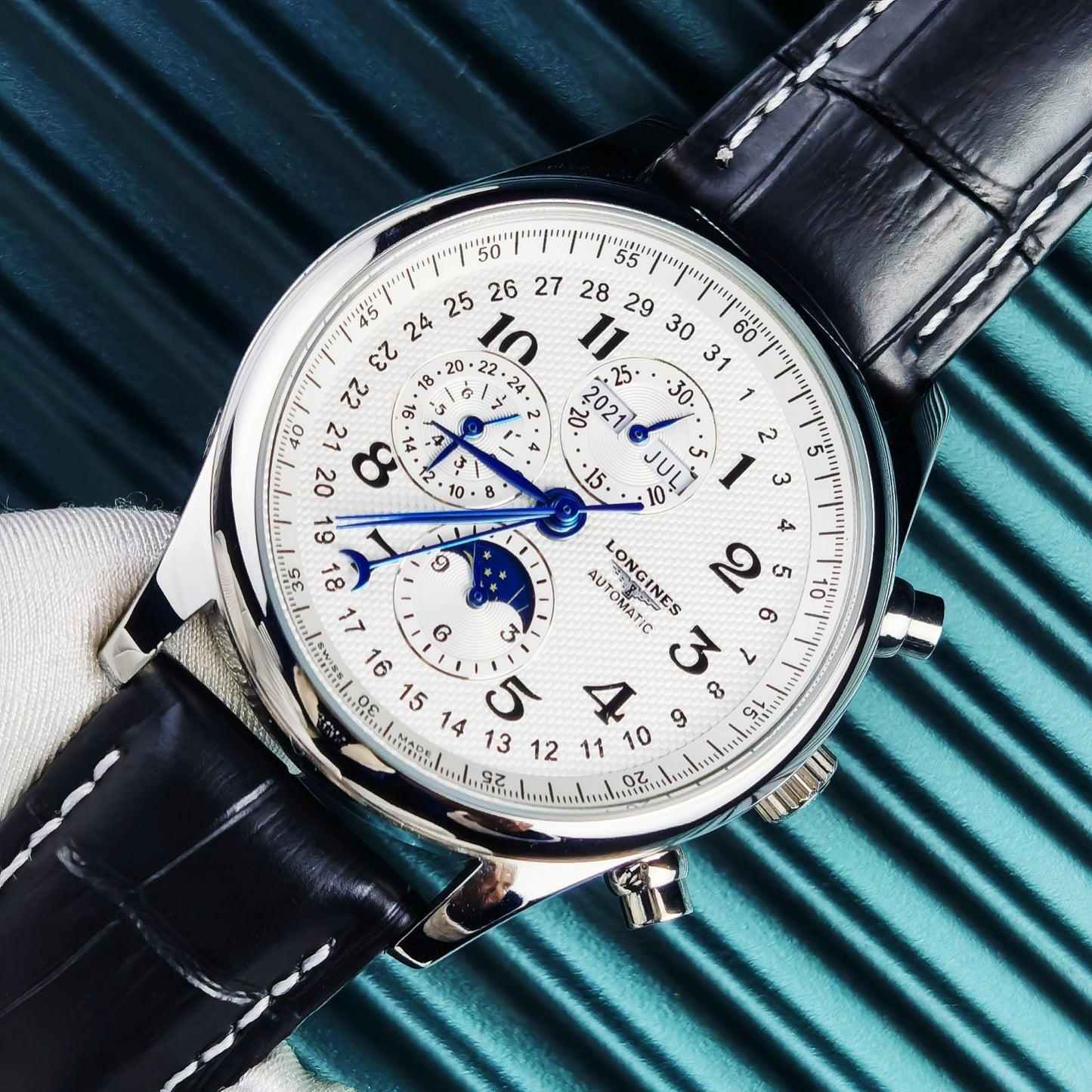 255RA42LDE Stylish Watches