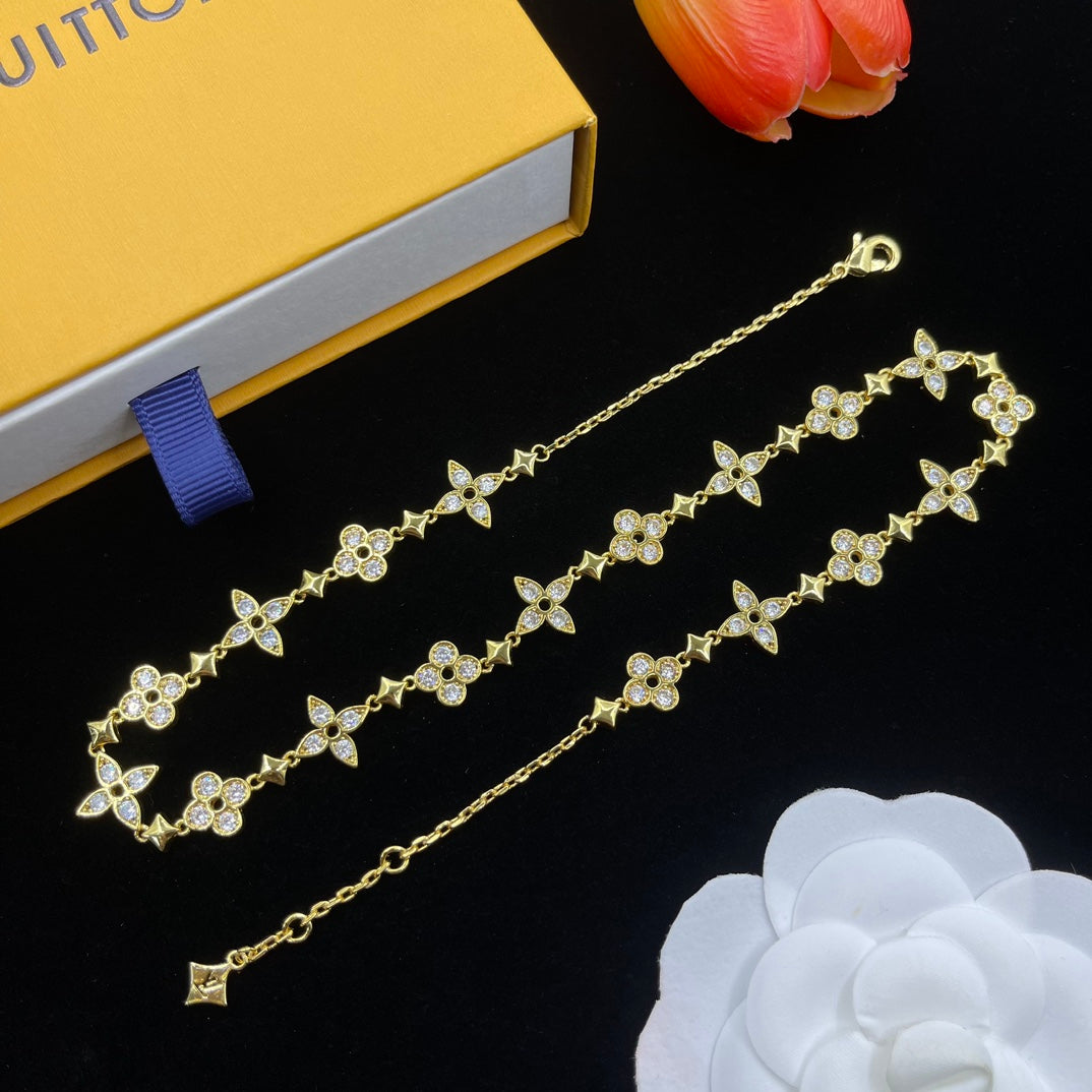 14E969XDE Stylish Necklaces