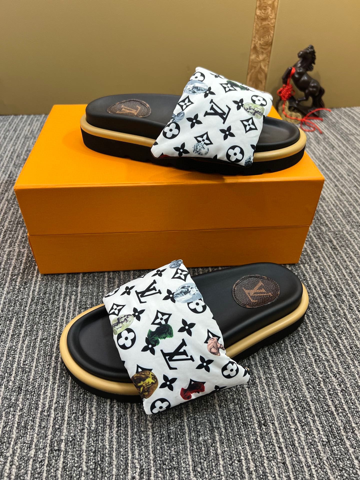 5XF120ZDE Stylish leather quality Slippers