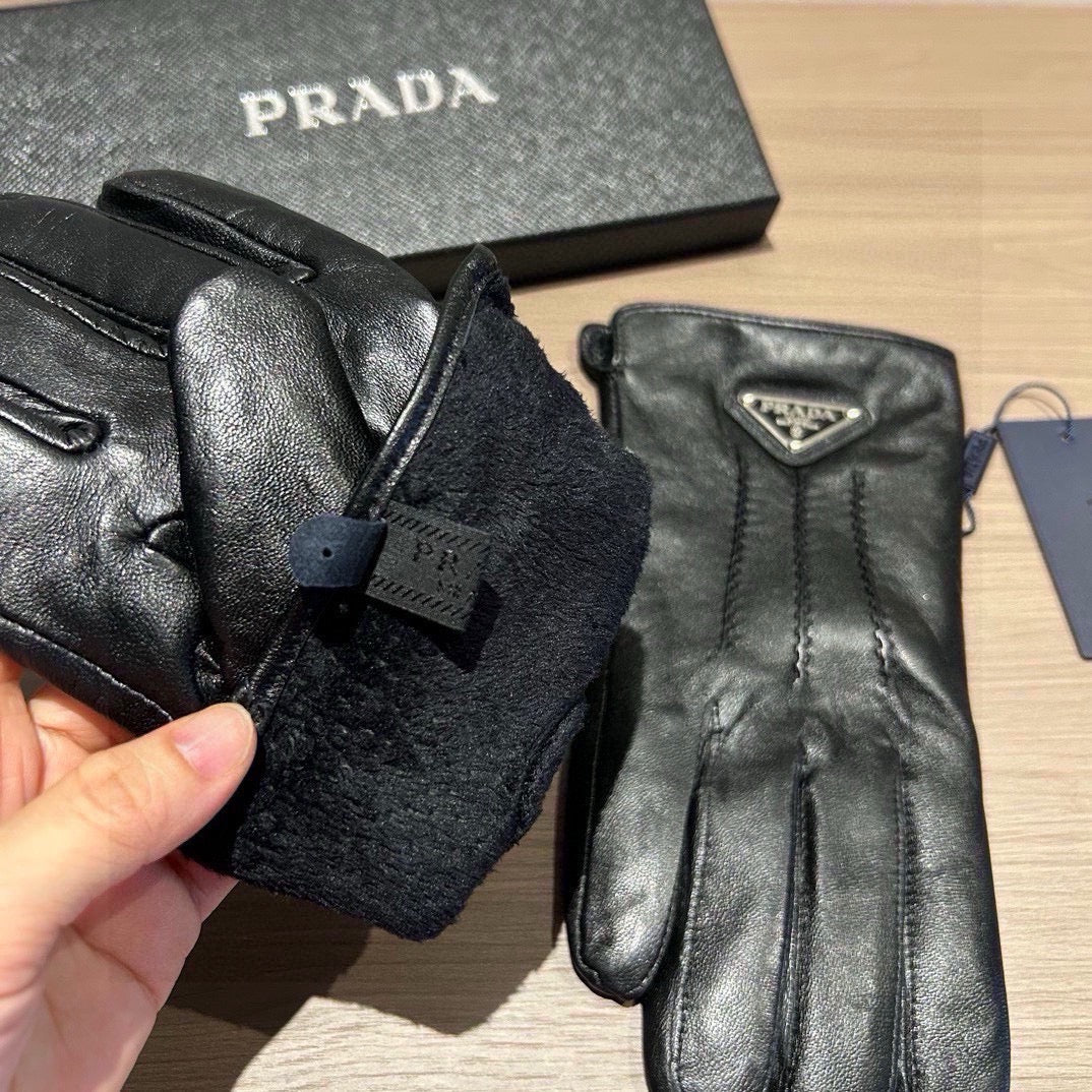 14PD49SDE Stylish gloves