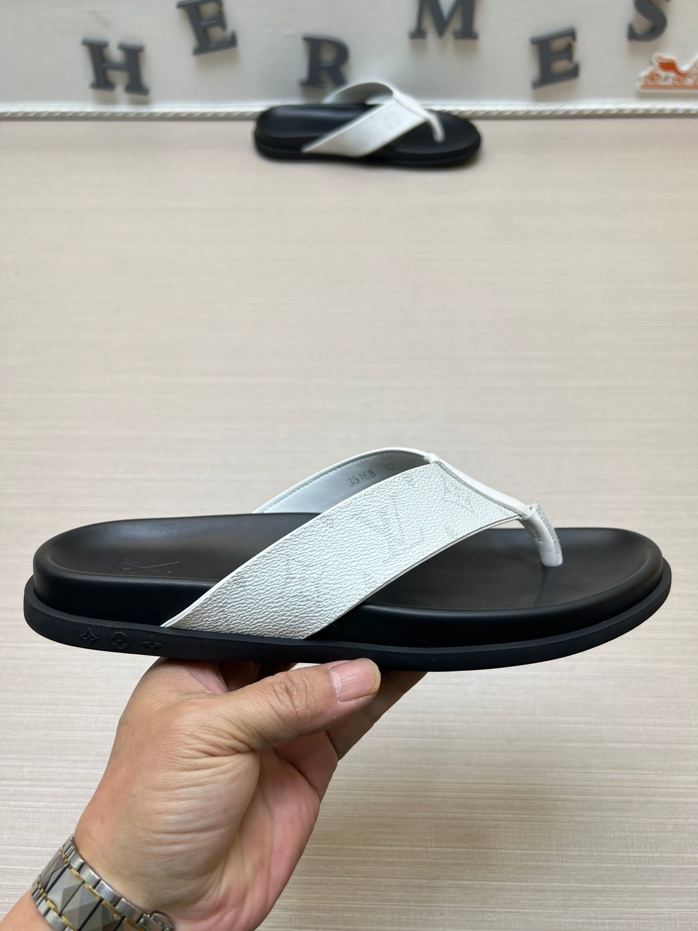 54E58ZDE Stylish slippers