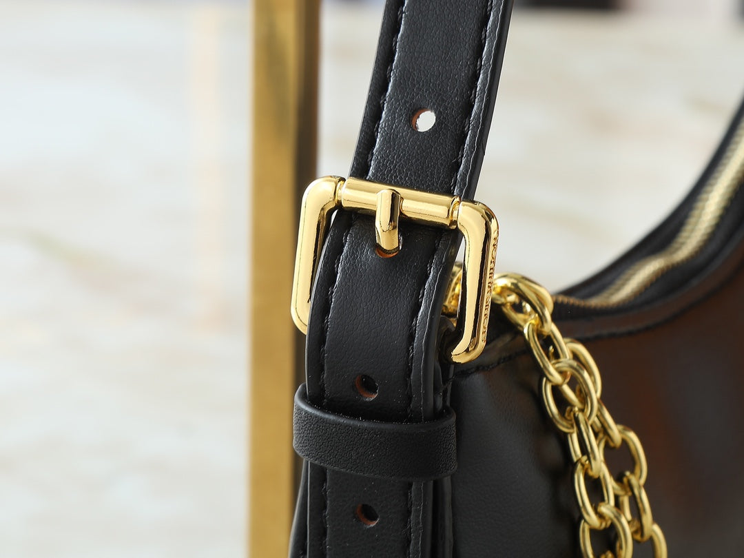 15RE23BDE Stylish leather bag