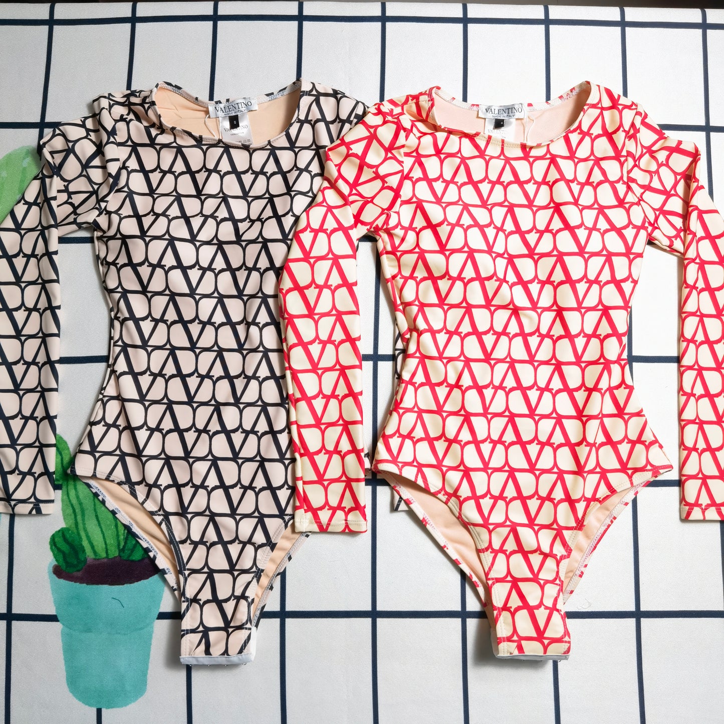 14VL2YDE Stylish Long sleeve swimsuit