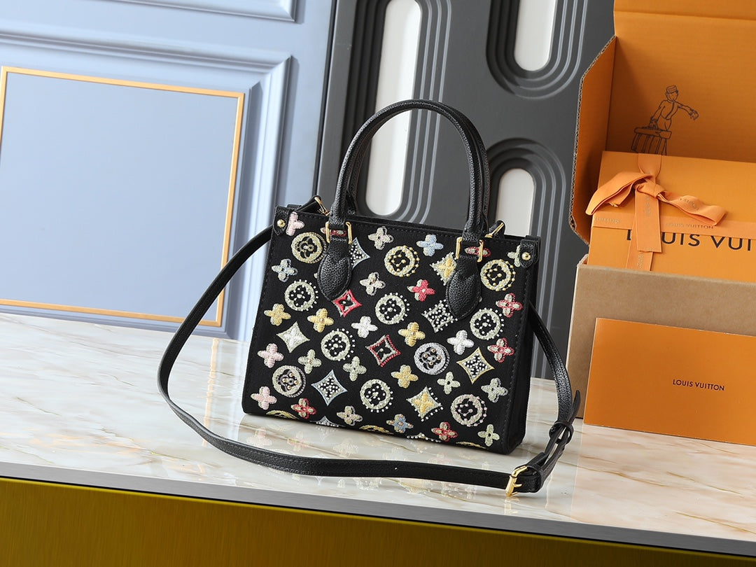 15RE22BDE Stylish genuine leather embroidered bag