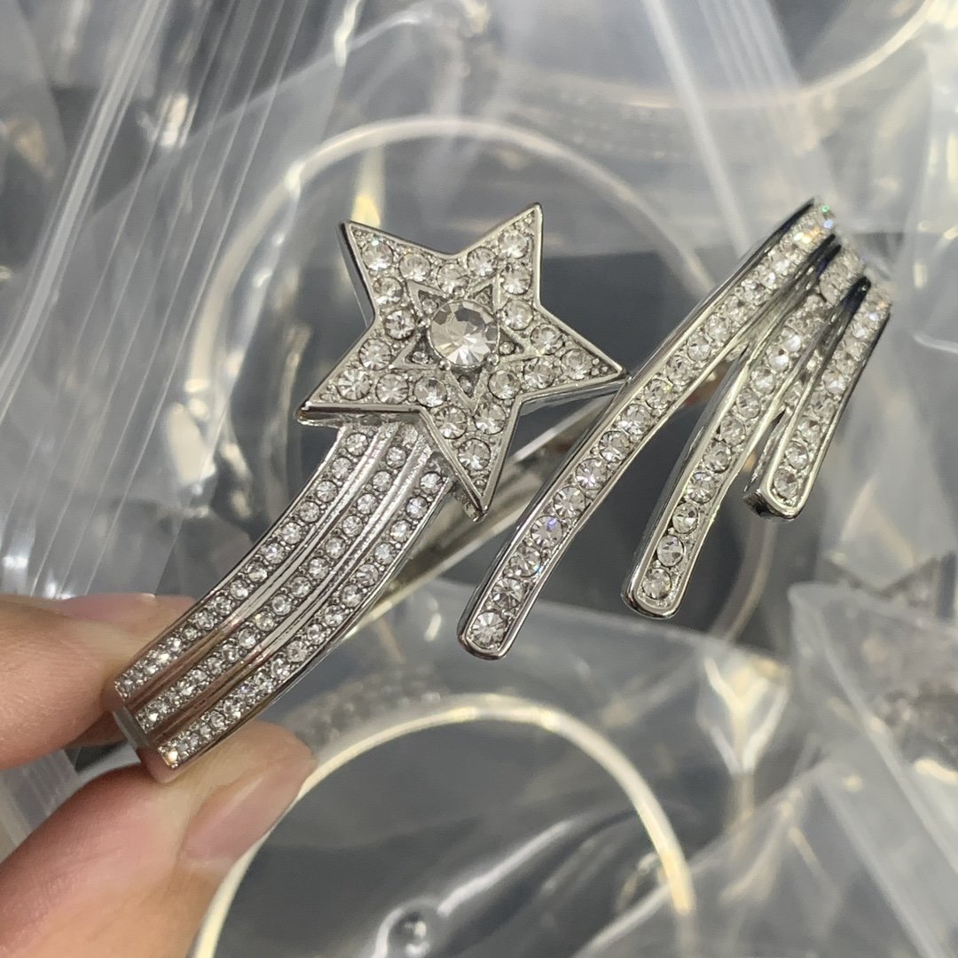 8XC66KDE Stylish Bracelets