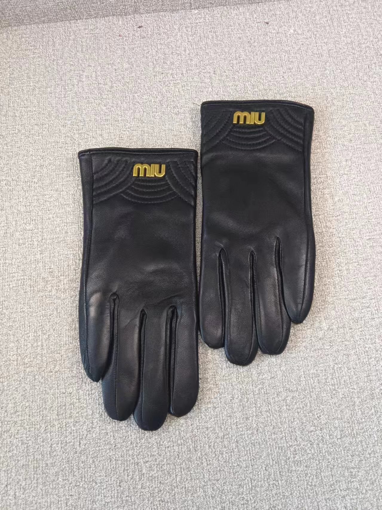 24A107SDE Stylish gloves