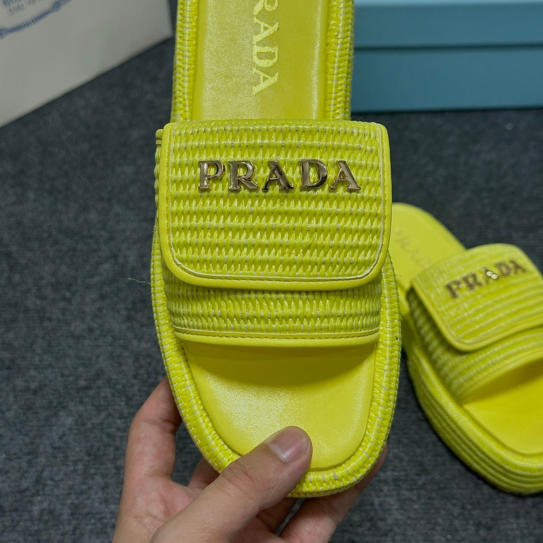 14PD24ZDE Stylish slippers