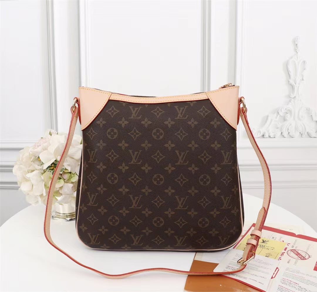 6E01BDE Stylish leather bag