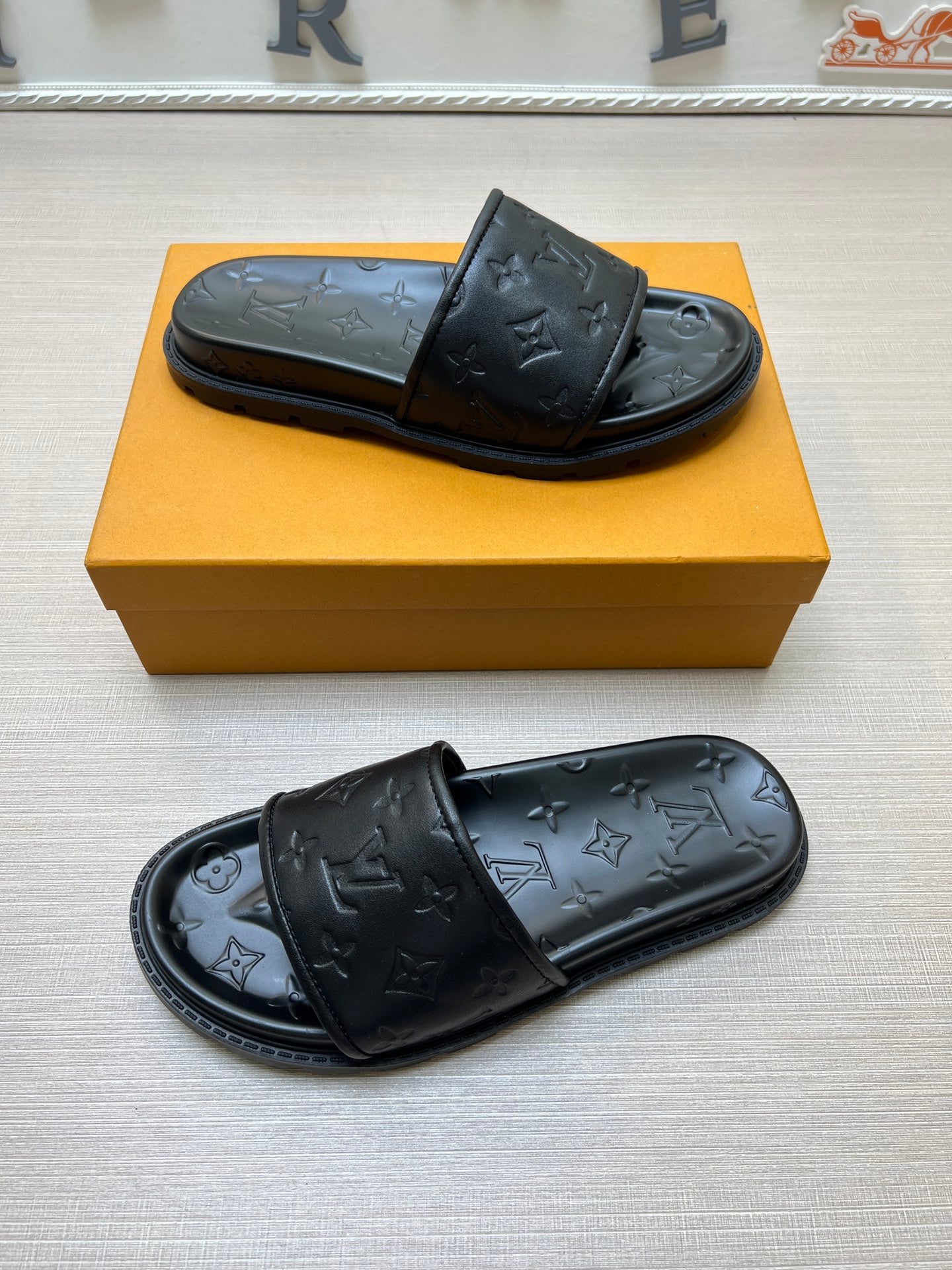 535ZE304ZDE Stylish Slippers