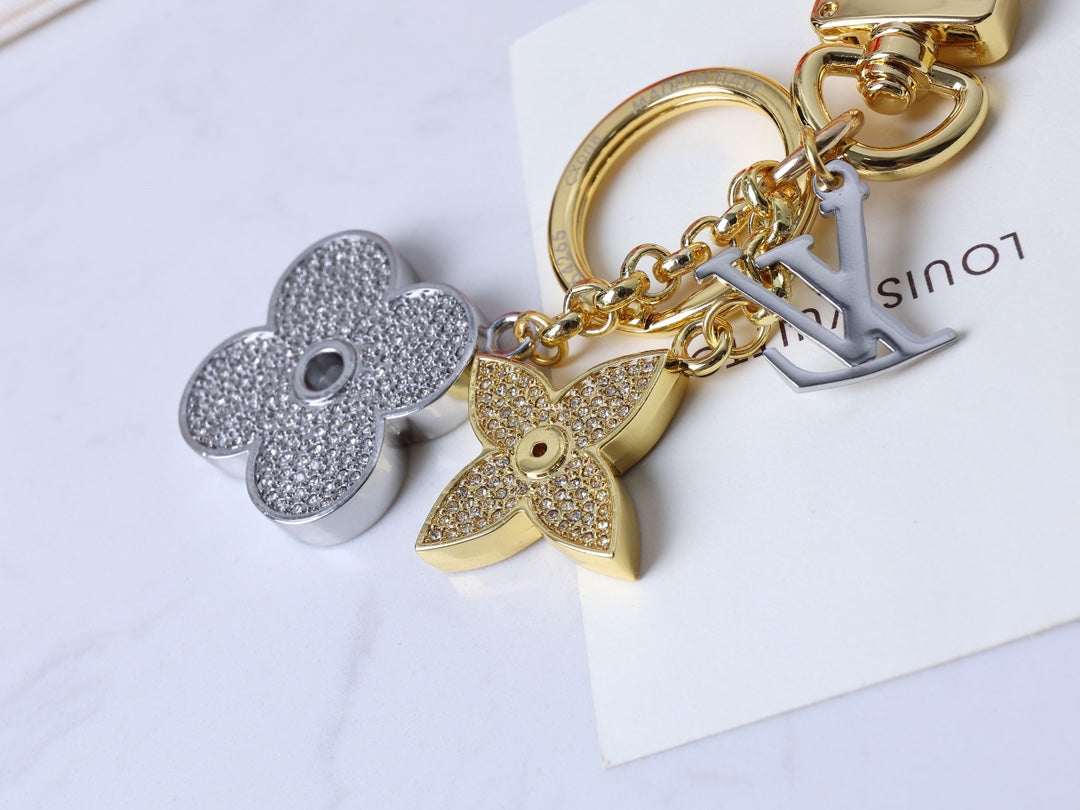 1E6ADE Stylish Keychains