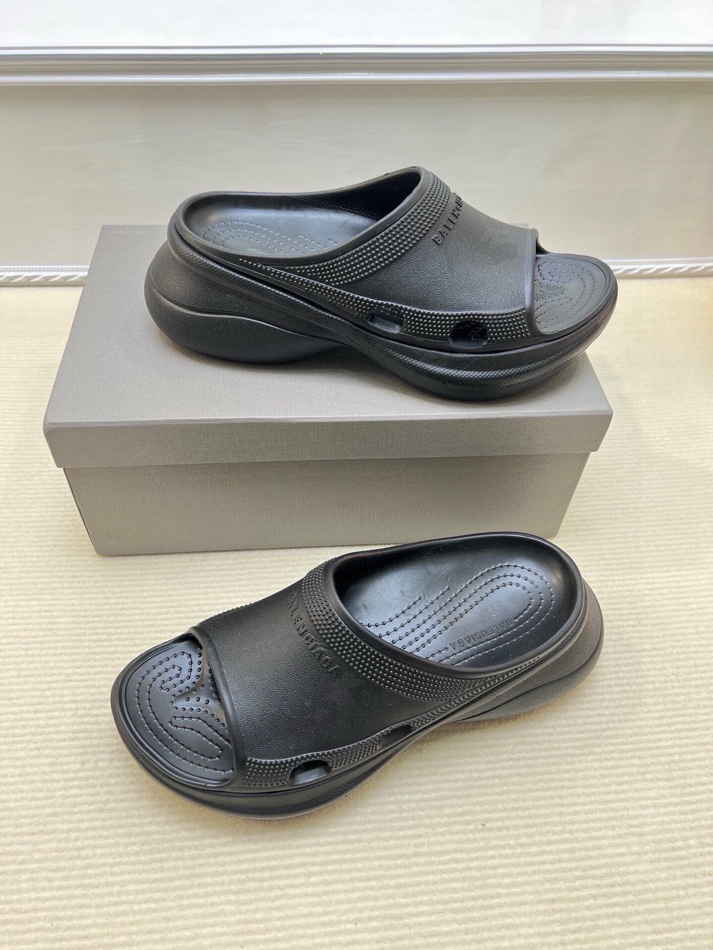 54J41ZDE Stylish slippers Sole thickness 6cm