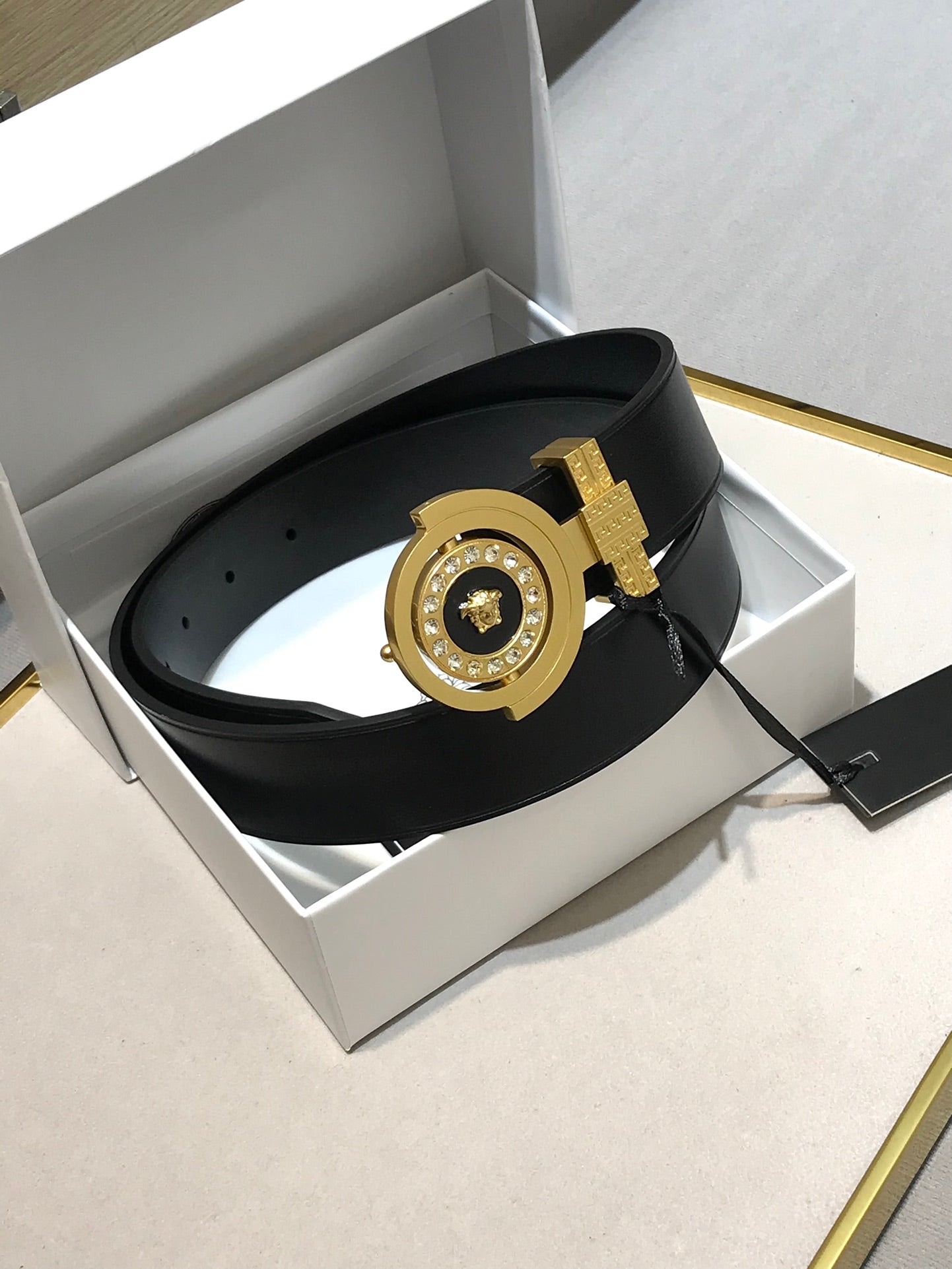 14V80PDE Stylish High quality belt With full package