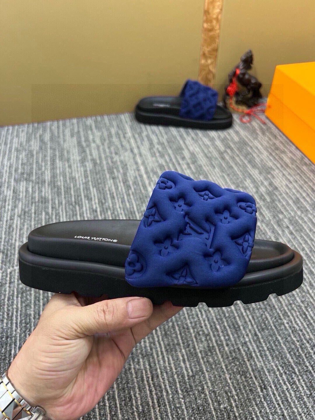 5QE13ZDE Stylish Slippers