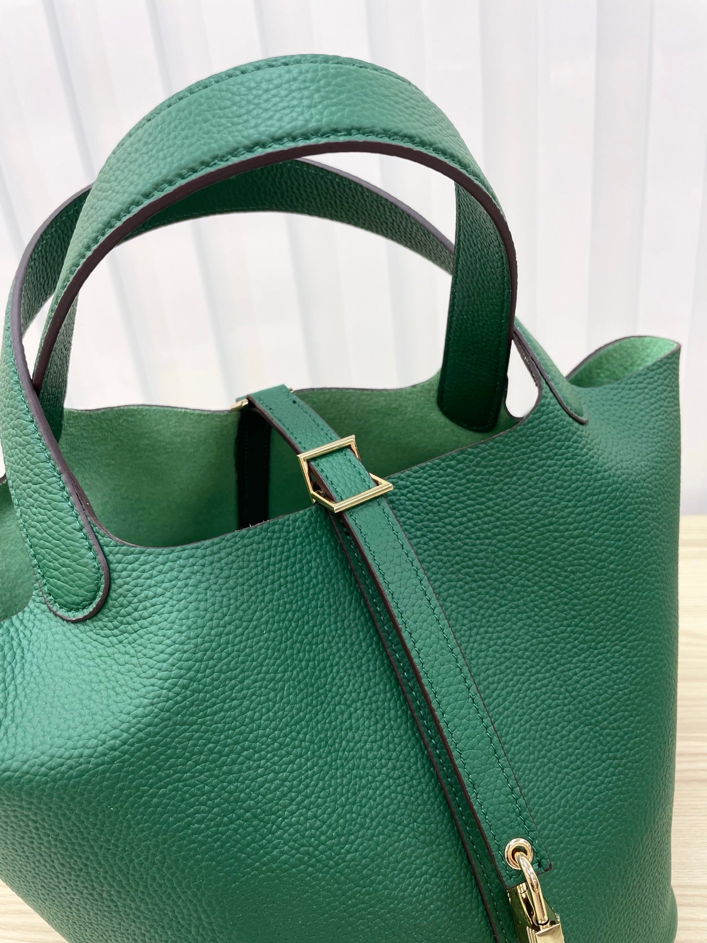 15RH5BDE Stylish leather bag