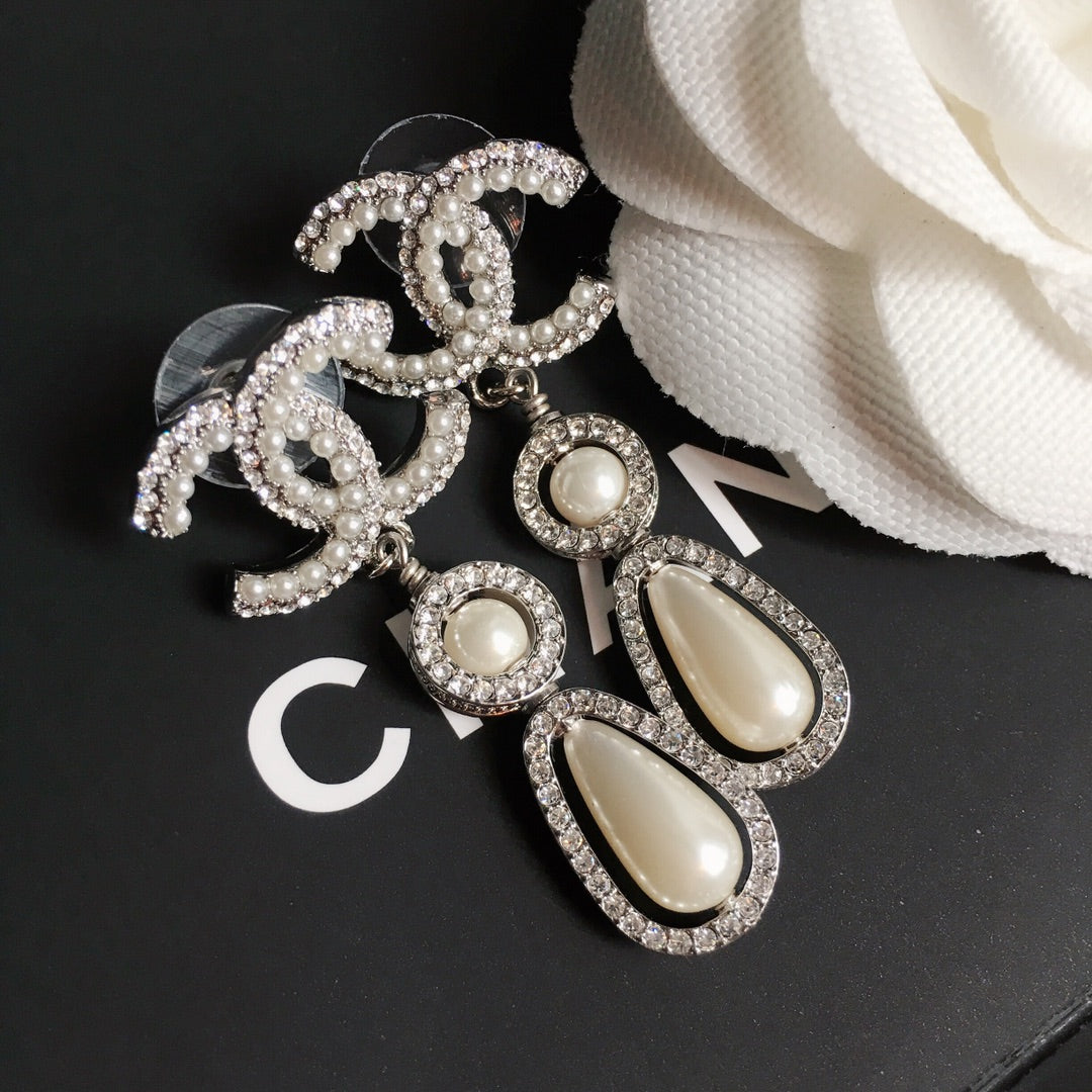 1YC109EDE Stylish Earrings