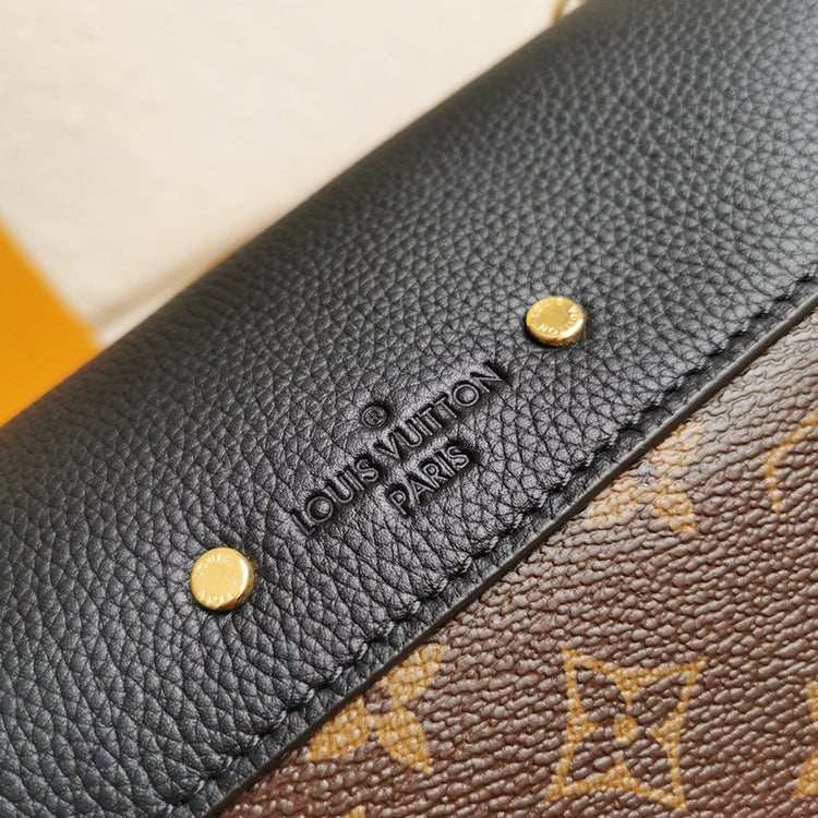 AE83BDE Stylish leather bag