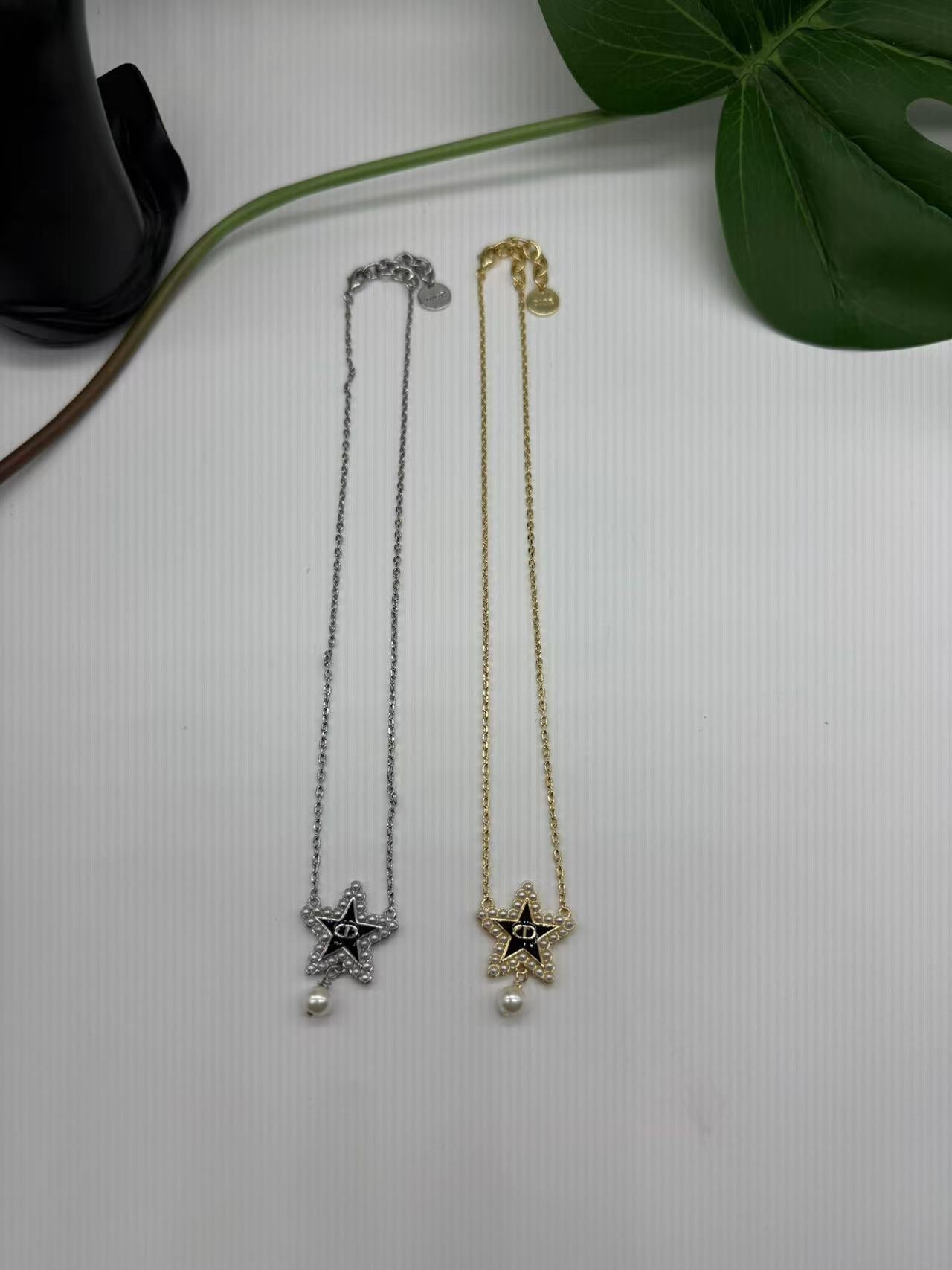 14D729KDE Stylish Necklaces