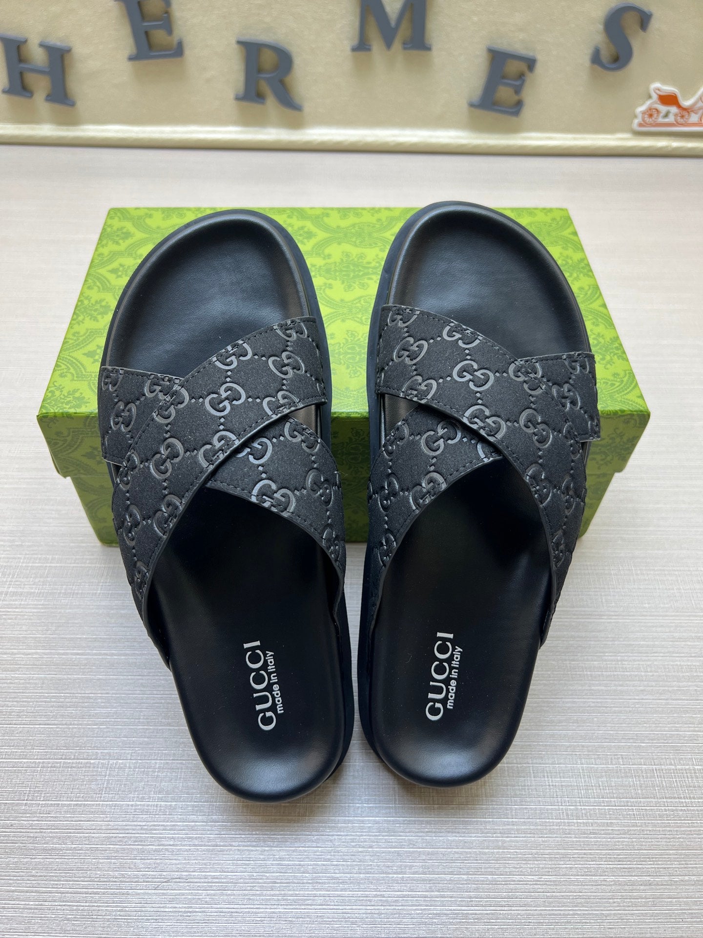 5QB15ZDE Stylish Slippers