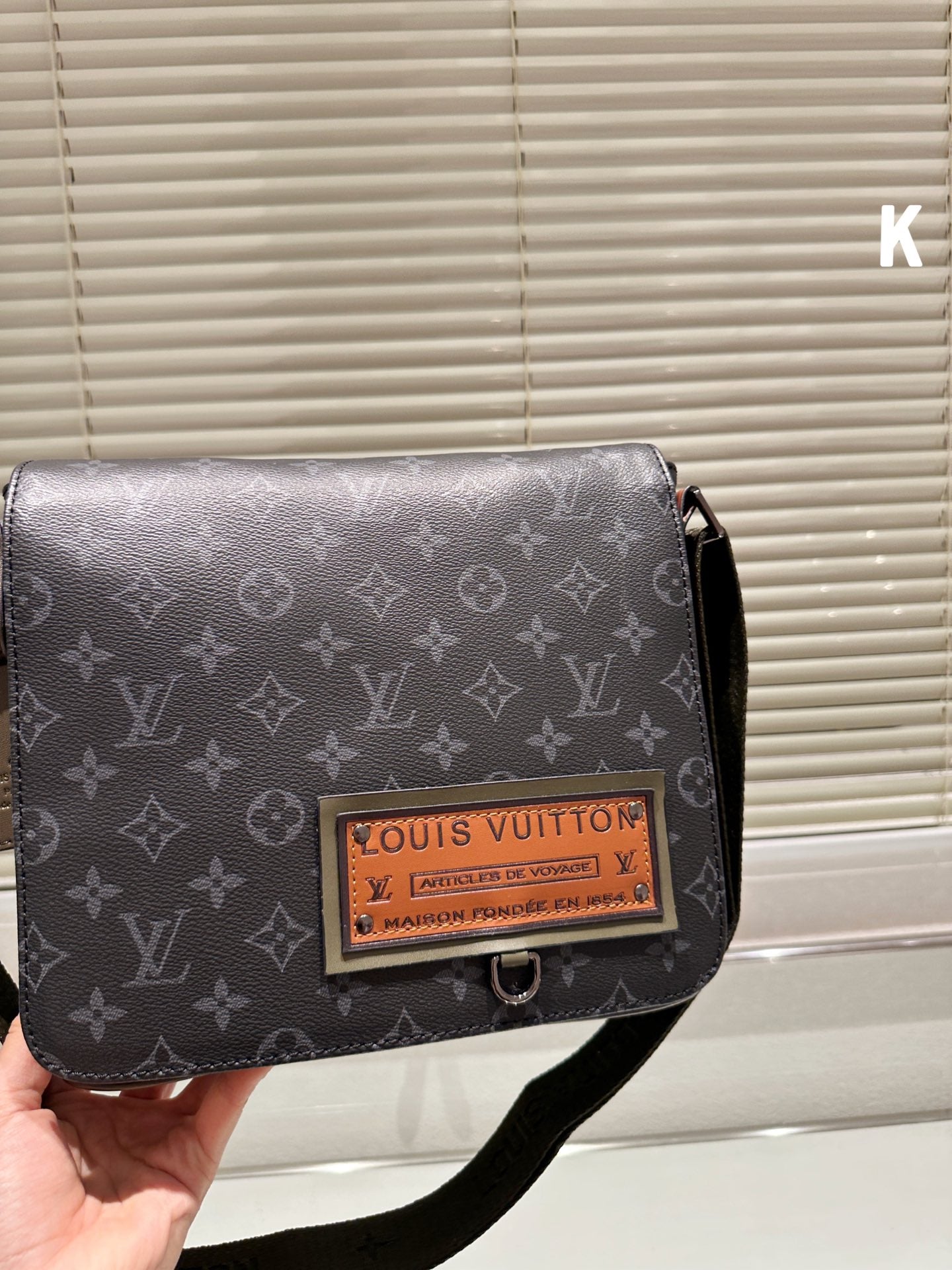 6XE182BDE Stylish leather bag