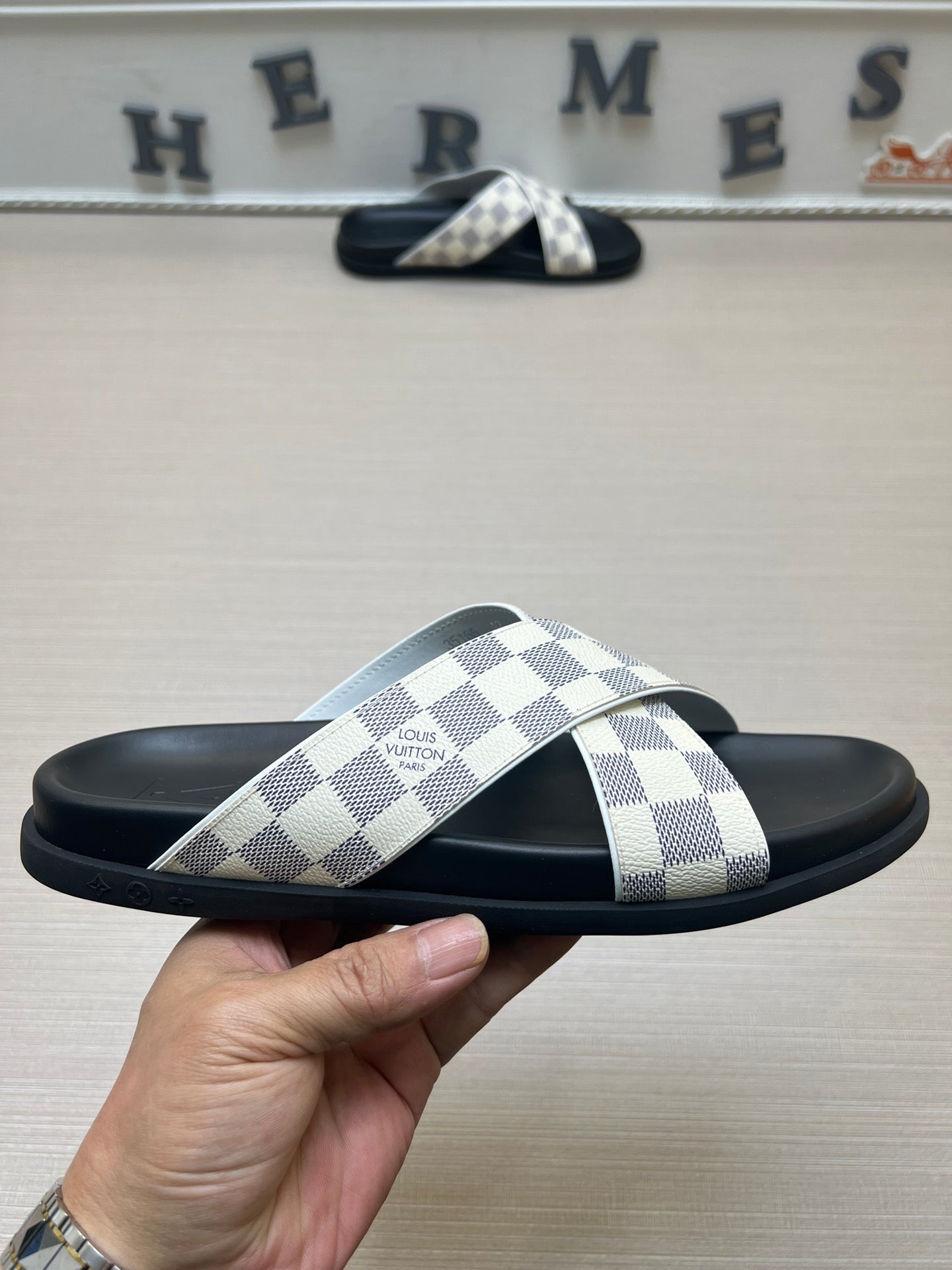 54E61ZDE Stylish slippers