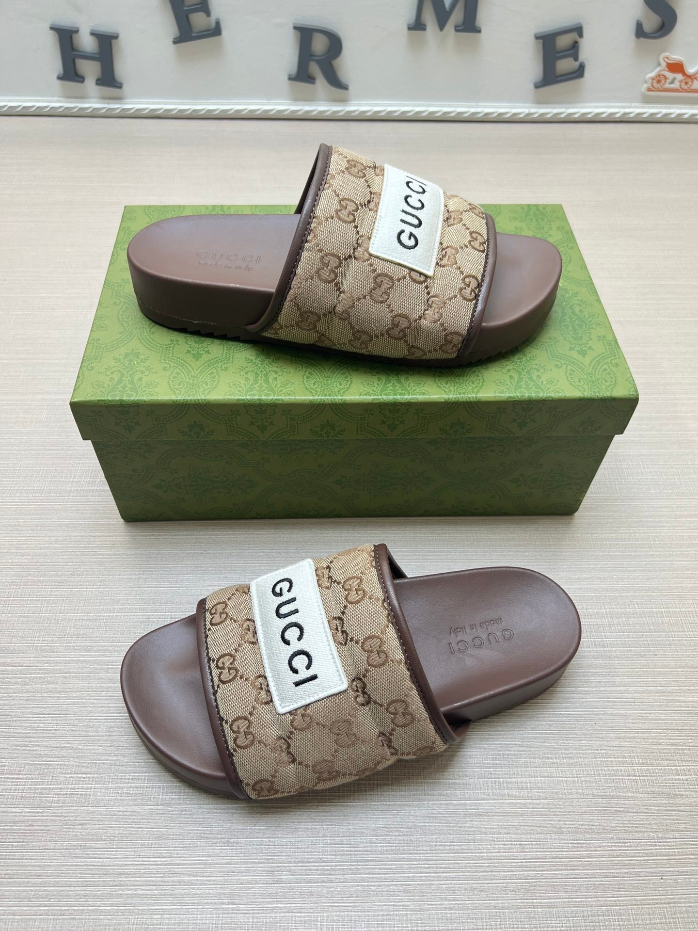 54B49ZDE Stylish slippers