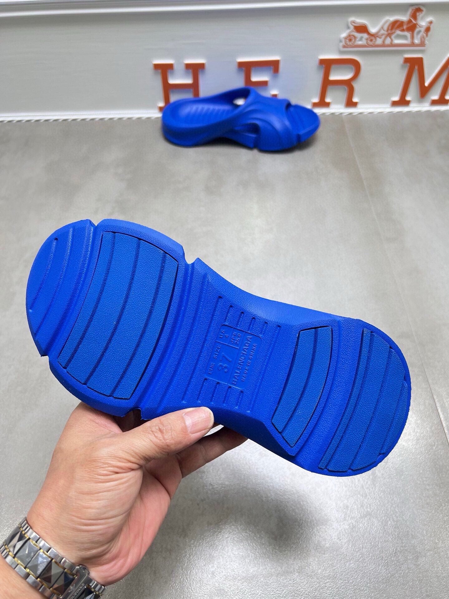 54J40ZDE Stylish slippers